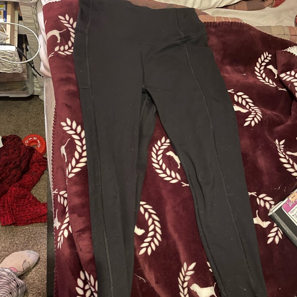 Black vs leggings